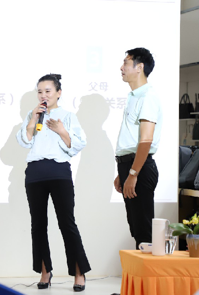 书包生产厂家,箱包厂家,书生书包定制,双肩背包订做,包包生产厂