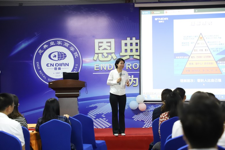 双肩包定做,双肩包定制厂家,双肩包定制,东升国际科技,双肩包,双肩包厂家