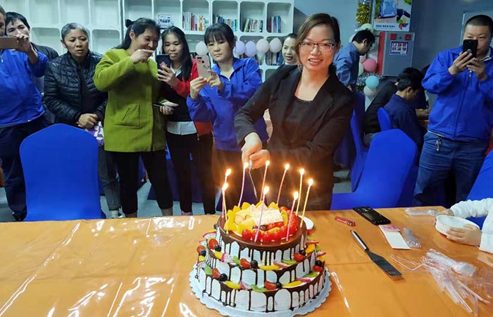 今夜属于你们的夜晚，东升国际同仁们生日快乐！