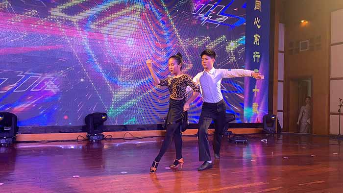 礼品背包定制,双肩背包生产厂家,背包定制,双肩背包厂家,包包定制厂家,