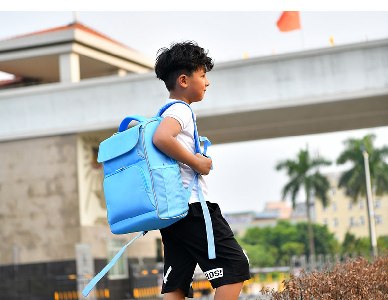 关爱儿童成长，选择性价比高的护脊书包