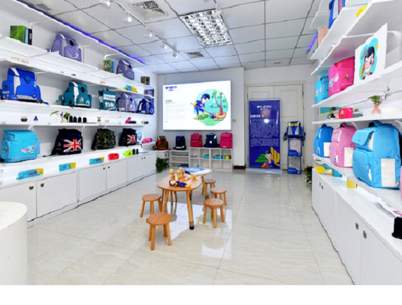 学生书包定制-选择东升国际科技理由