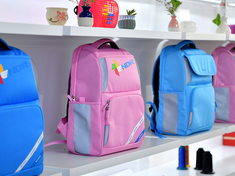 <strong>书包定制还来的及吗</strong>