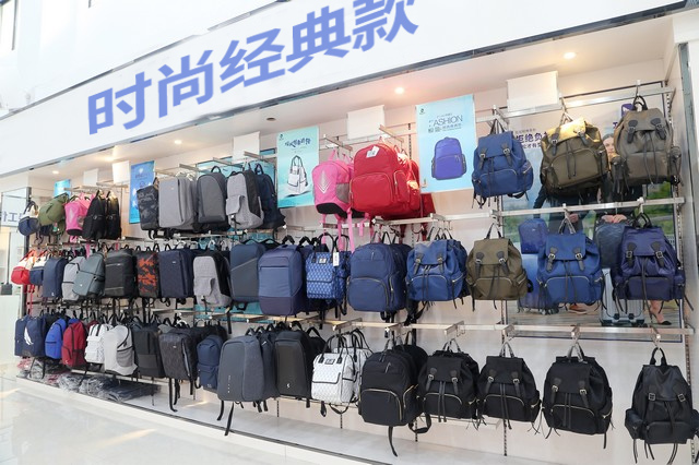 时尚双肩包定制