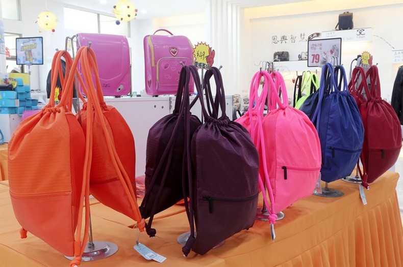 背包定制,军用背包工厂,商务休闲电脑双肩包工厂,箱包生产厂家,包包定制 背包定制,军用背包工厂,商务休闲电脑双肩包工厂,箱包生产厂家,包包定制