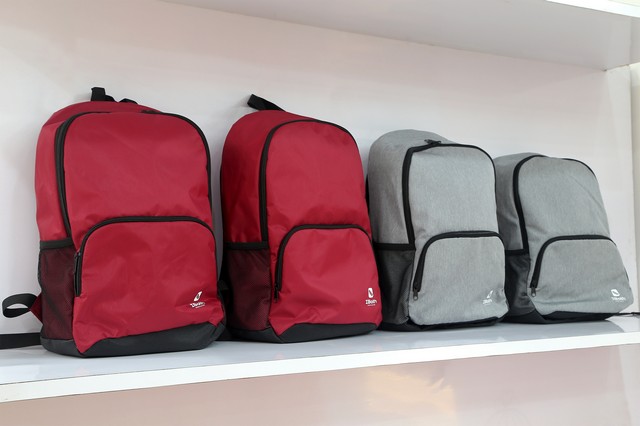 广东双肩包厂家,深圳背包定制工厂,商务背包工厂,礼品背包定制,箱包厂家 广东双肩包厂家,深圳背包定制工厂,商务背包工厂,礼品背包定制,箱包厂家