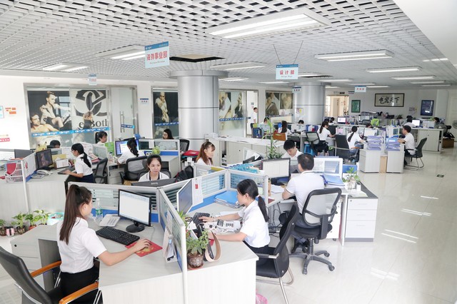 深圳背包定做logo,箱包定制 深圳背包定做logo,箱包定制