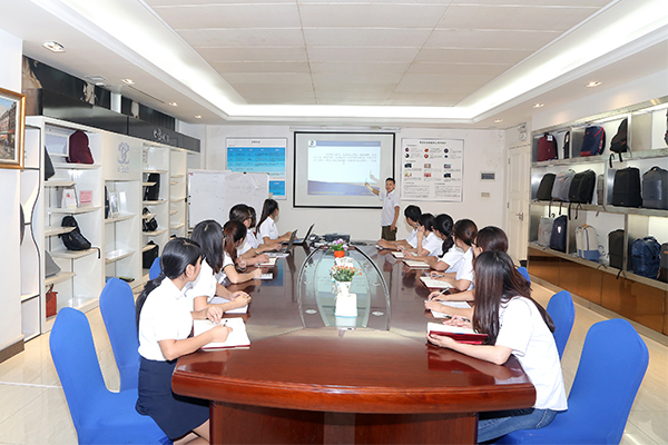 东升国际团队会议